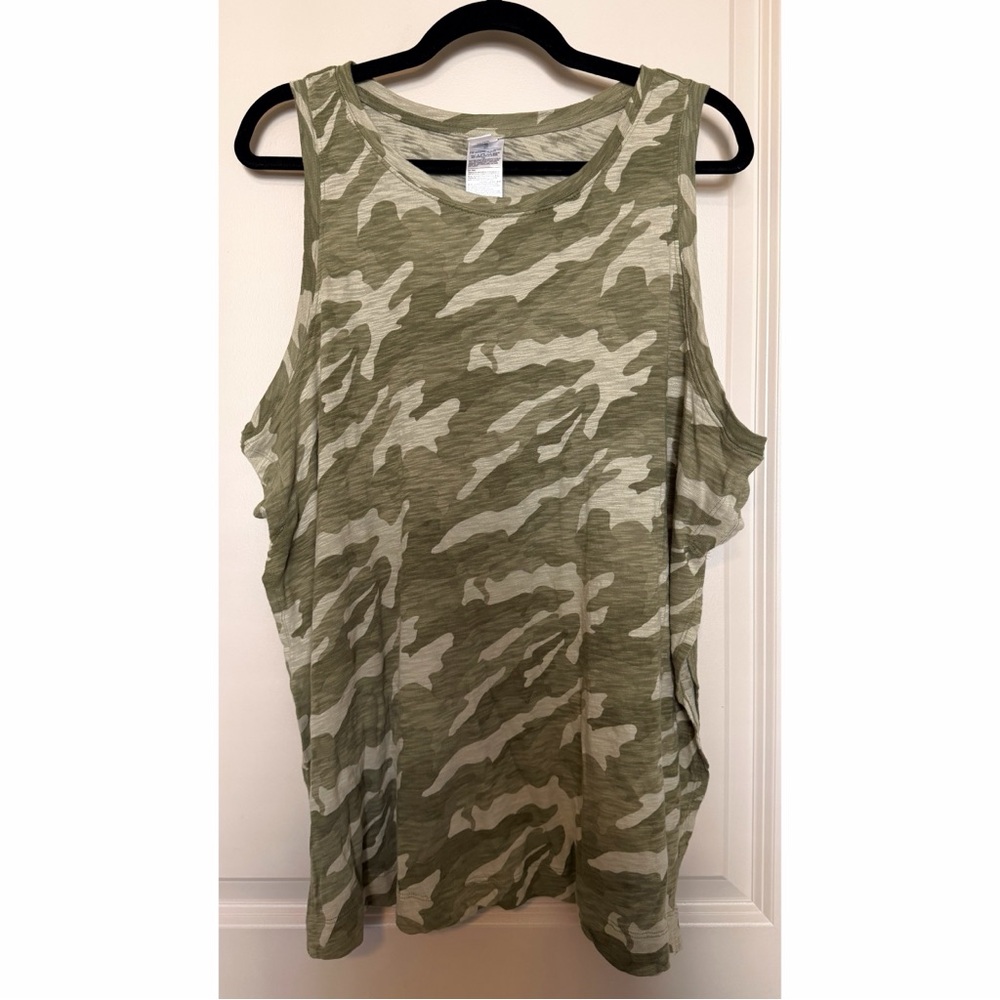 Maternity Camo Old Navy Women's Tee, size XL